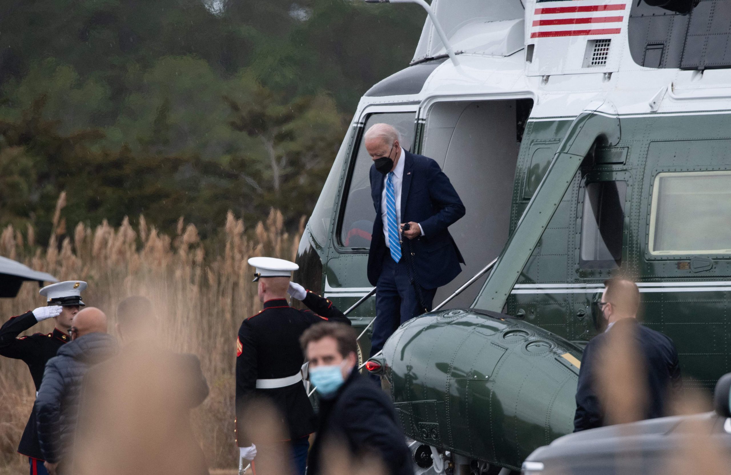 拜登签署《国防授权法案》 加强美军印太部署