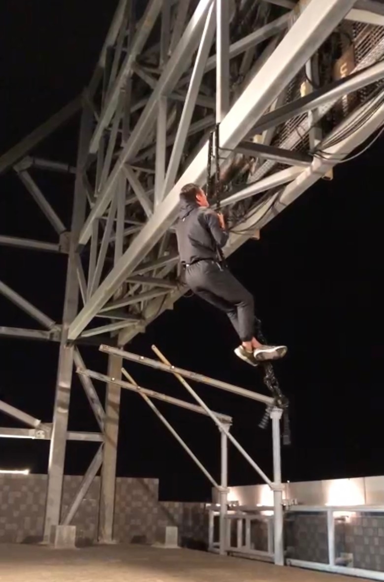 拳王| 57秒地狱式训练拍足6天 张振朗操到面红力竭