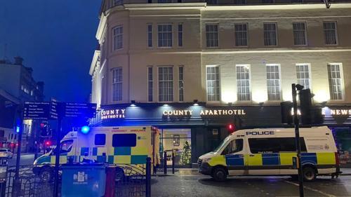 新加坡夫妇到英国旅行 妻子卧尸旅店套房 丈夫事后被捕