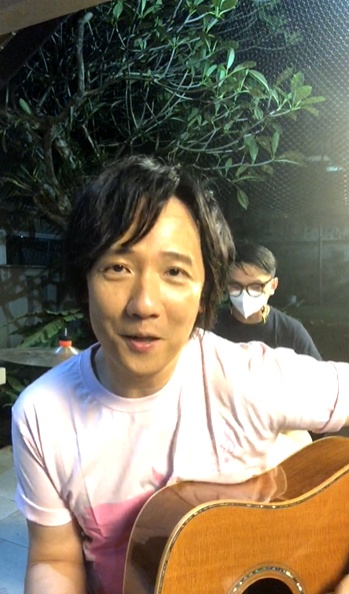无预警直播开唱募款.阿牛喊话水灾灾民：挺住