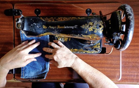 昔约今城/郑锦华/衣襟上的男女扣