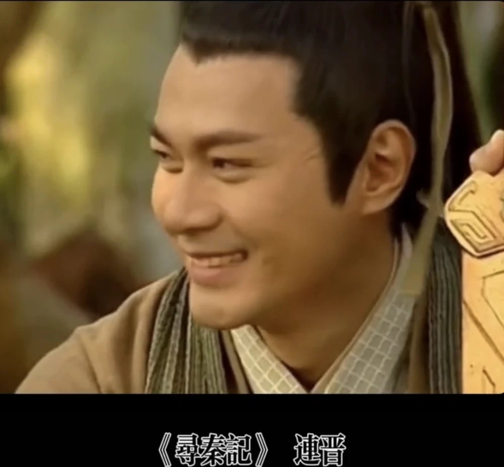 晒12经典角色 59岁江华宣告再战银幕