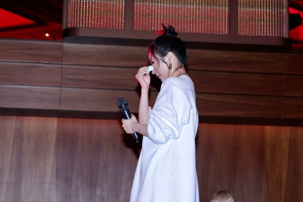 曝和陈建宁官司重审中  Faye祝福新主唱“各自努力”