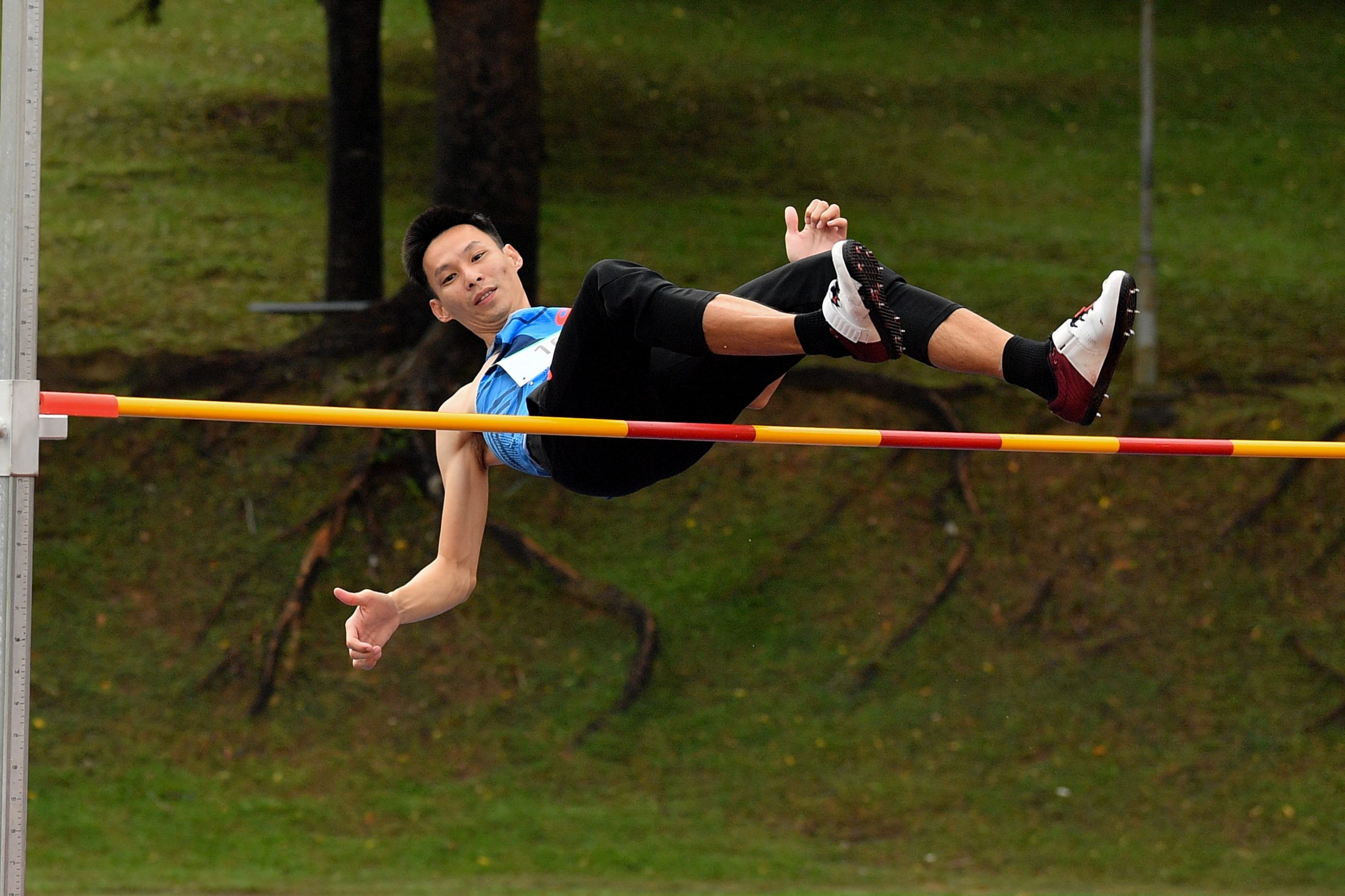 李合伟大热倒灶 埃伊兹兰称霸男跳高
