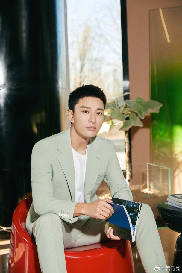 李小璐贾乃亮复合实锤? 网揪3巧合偷秀恩爱