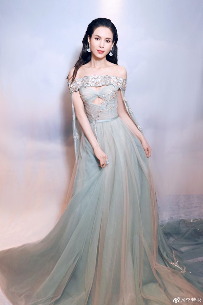 李若彤追星成功 激动晒与邓萃雯合照