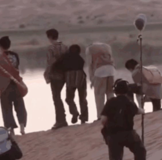 林墨被指恶意推挤刘宇 两帮粉丝护主开撕