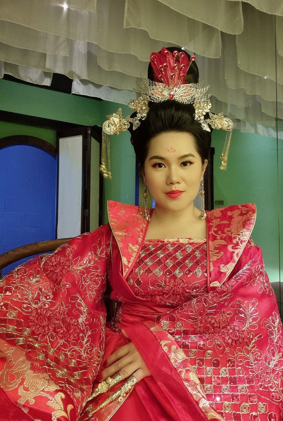 林德荣拍新年网剧演玉帝 调侃卓卉勤嫦娥装“难搞”