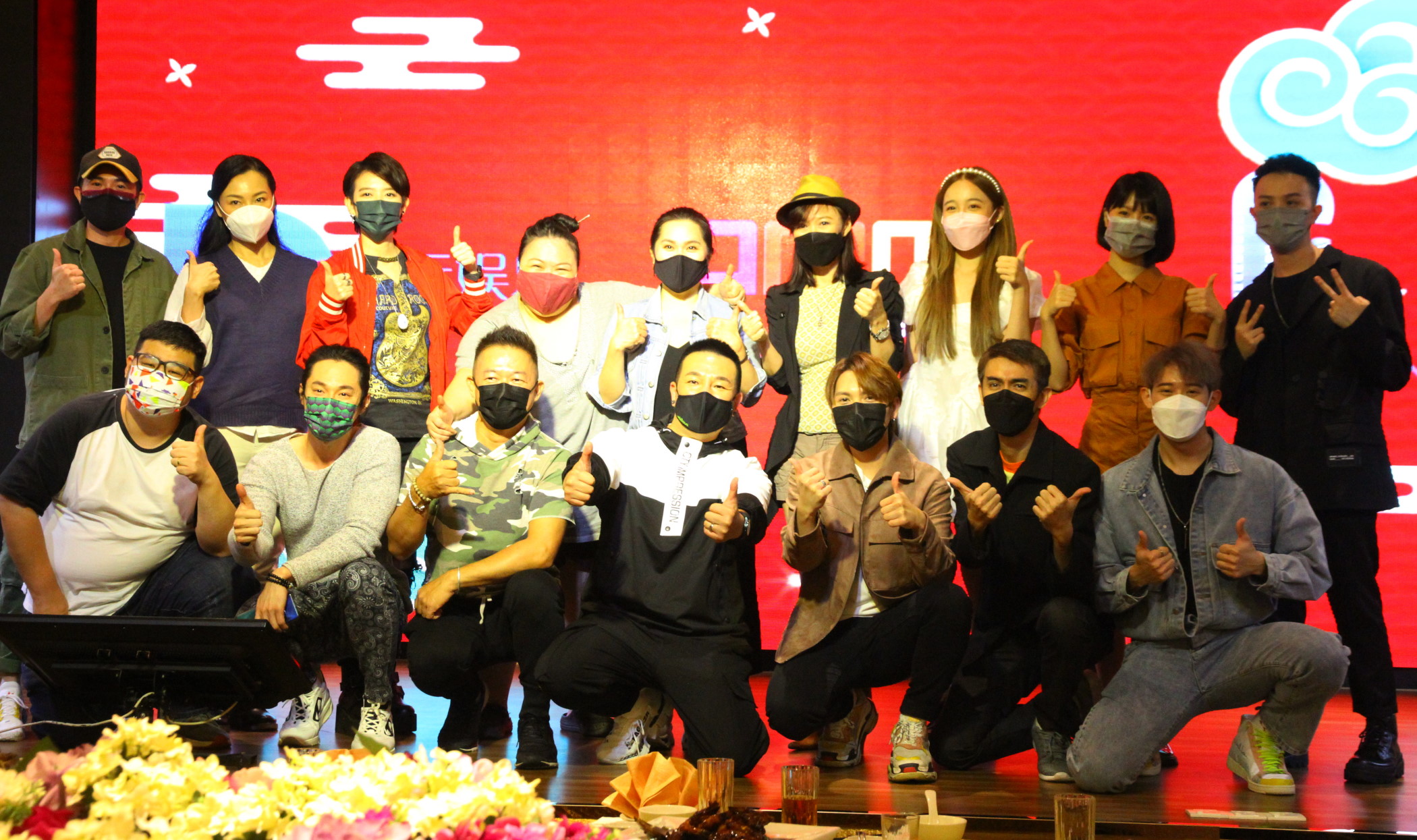 林德荣拍新年网剧演玉帝 调侃卓卉勤嫦娥装“难搞”