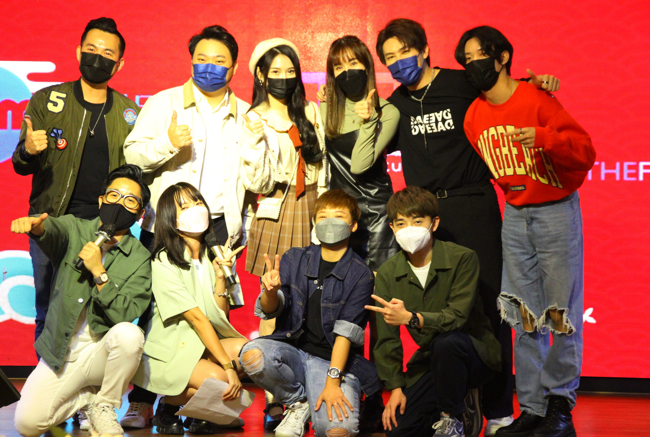 林德荣拍新年网剧演玉帝 调侃卓卉勤嫦娥装“难搞”