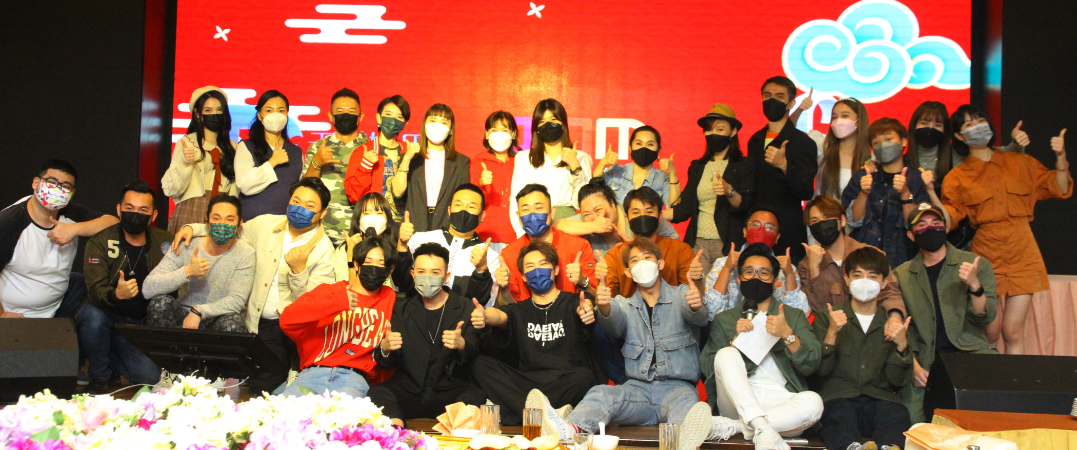 林德荣拍新年网剧演玉帝 调侃卓卉勤嫦娥装“难搞”