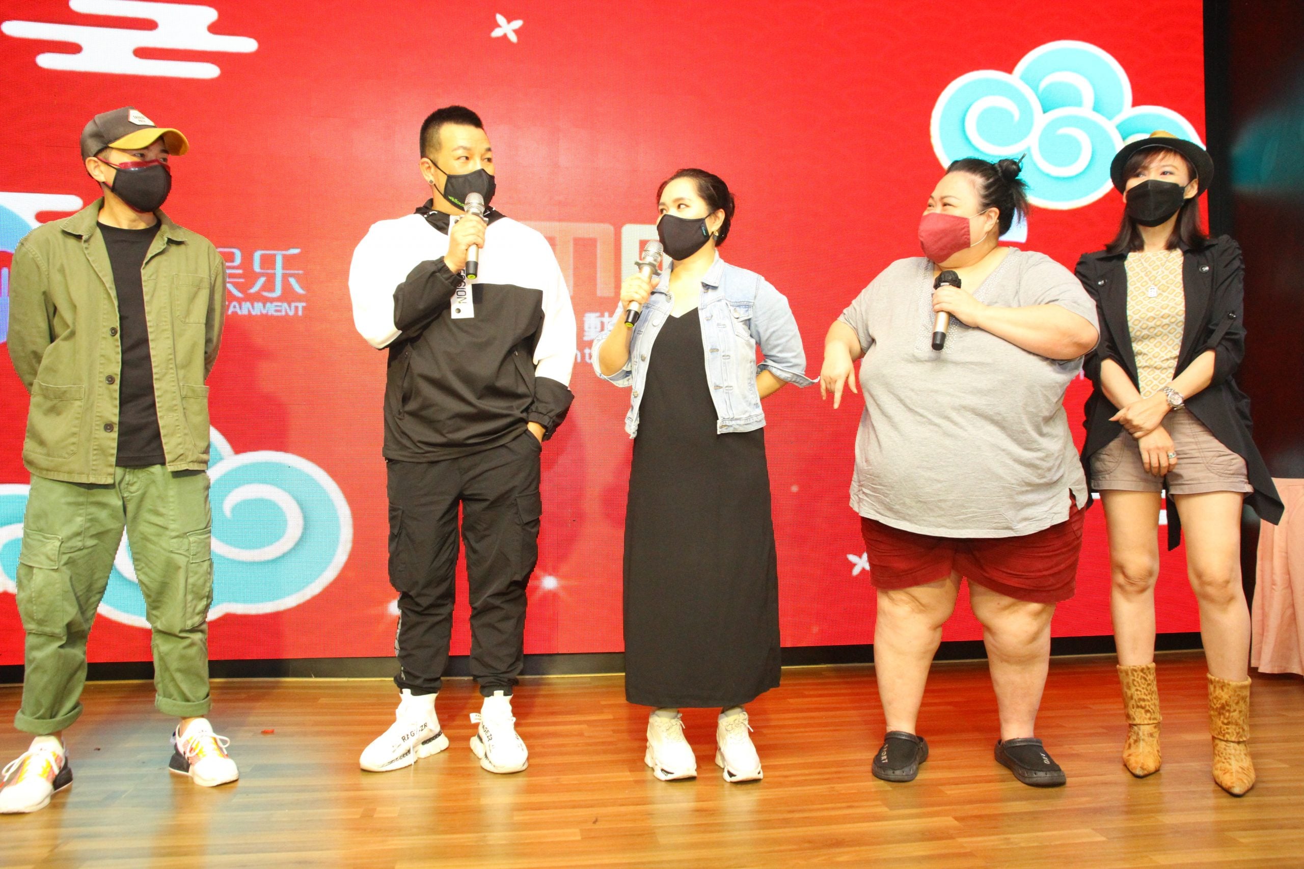 林德荣拍新年网剧演玉帝 调侃卓卉勤嫦娥装“难搞”