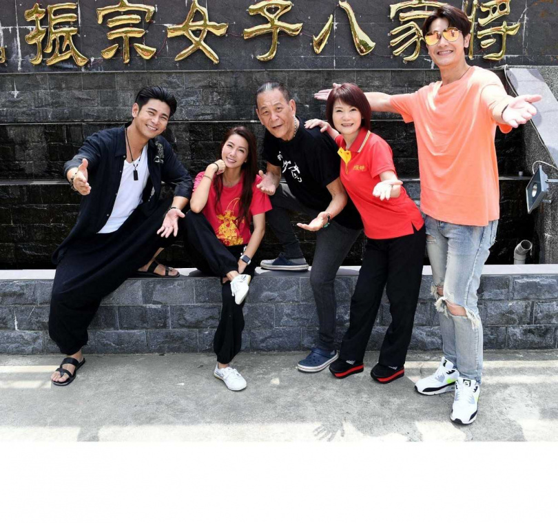 林韦君爆假戏真做 张勋杰进香闺护送就医 