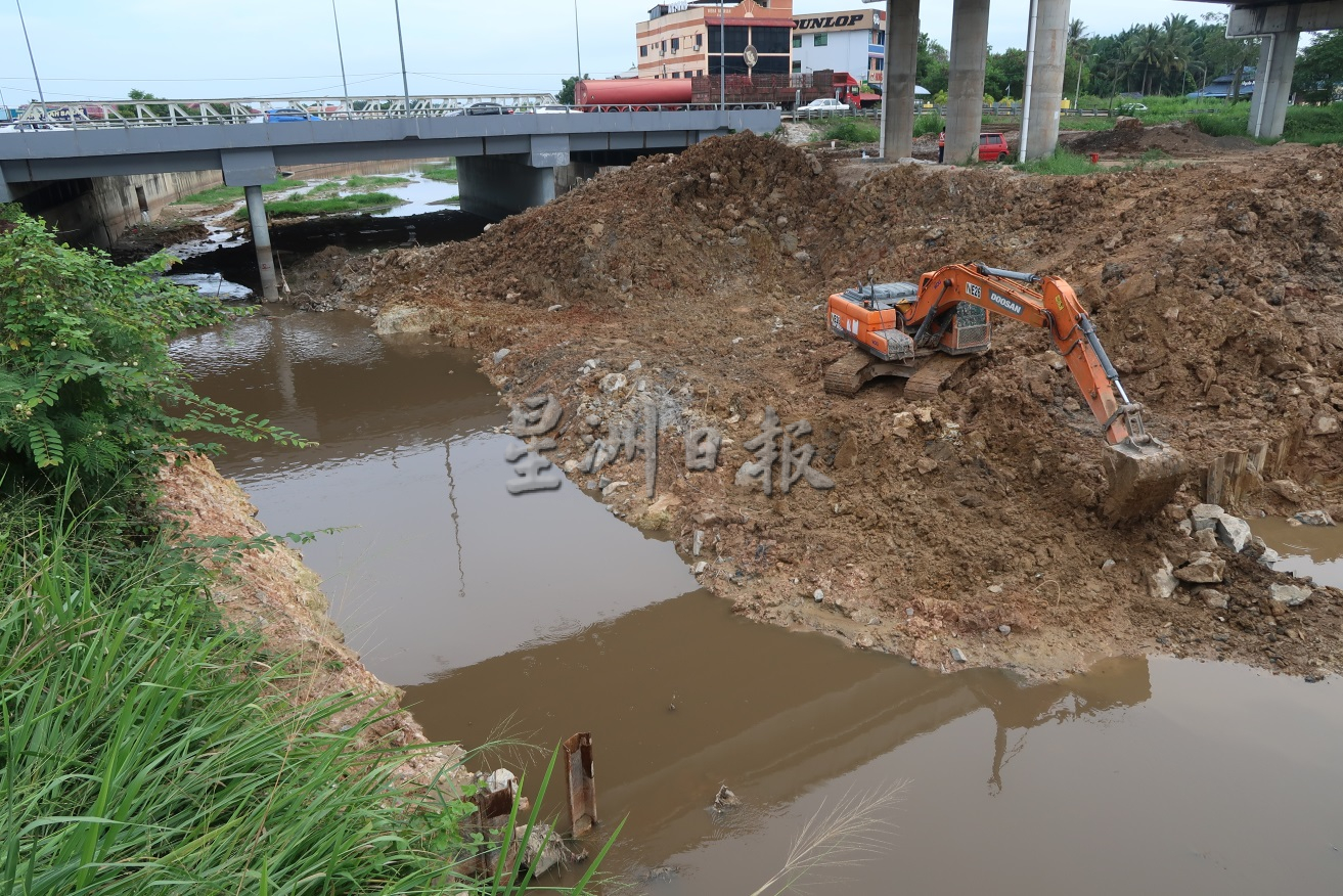 柔︰娜特拉︰清除白桥旁基工程缓慢,吁承包商速完工安民心