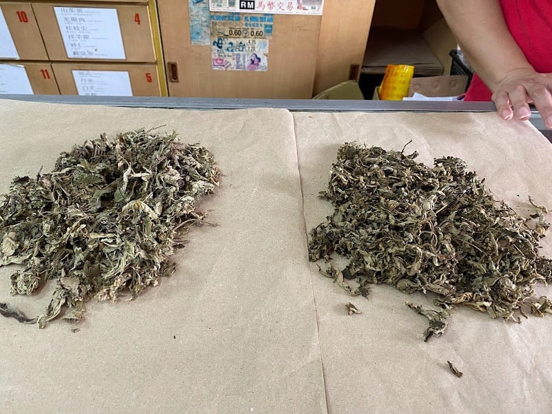 柔：【这些人那些事】中药行昔日处理药材使用  传统做药器具 成珍藏品