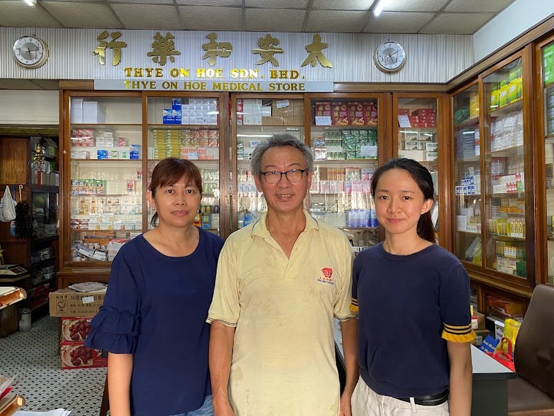 柔:【这些人那些事】中药行昔日处理药材使用 传统做药器具 成珍藏品