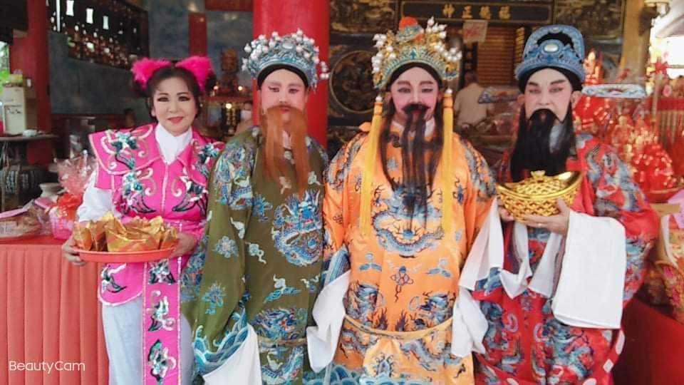 柔:今日面谱(12月9日见报):洪雅萍发扬传统戏曲文化,网上分享歌仔戏影片