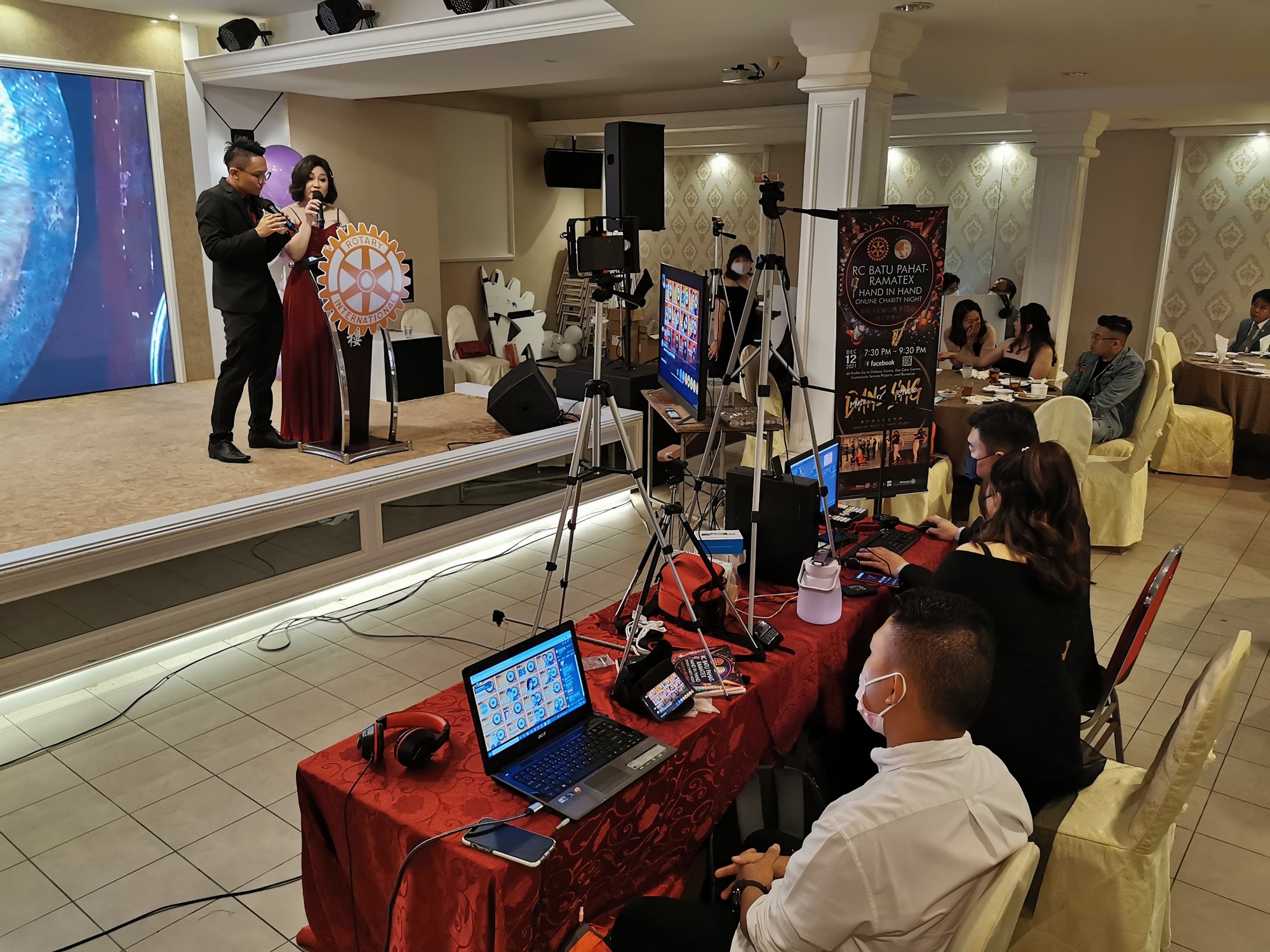 柔：峇扶轮俐马线上慈善夜，筹获80万比原定目标多一倍