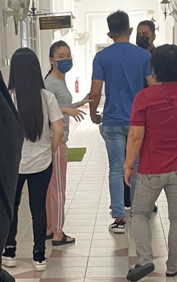 柔:**已签发**新闻:贩毒罪经3年审讯,华裔女子无罪获释