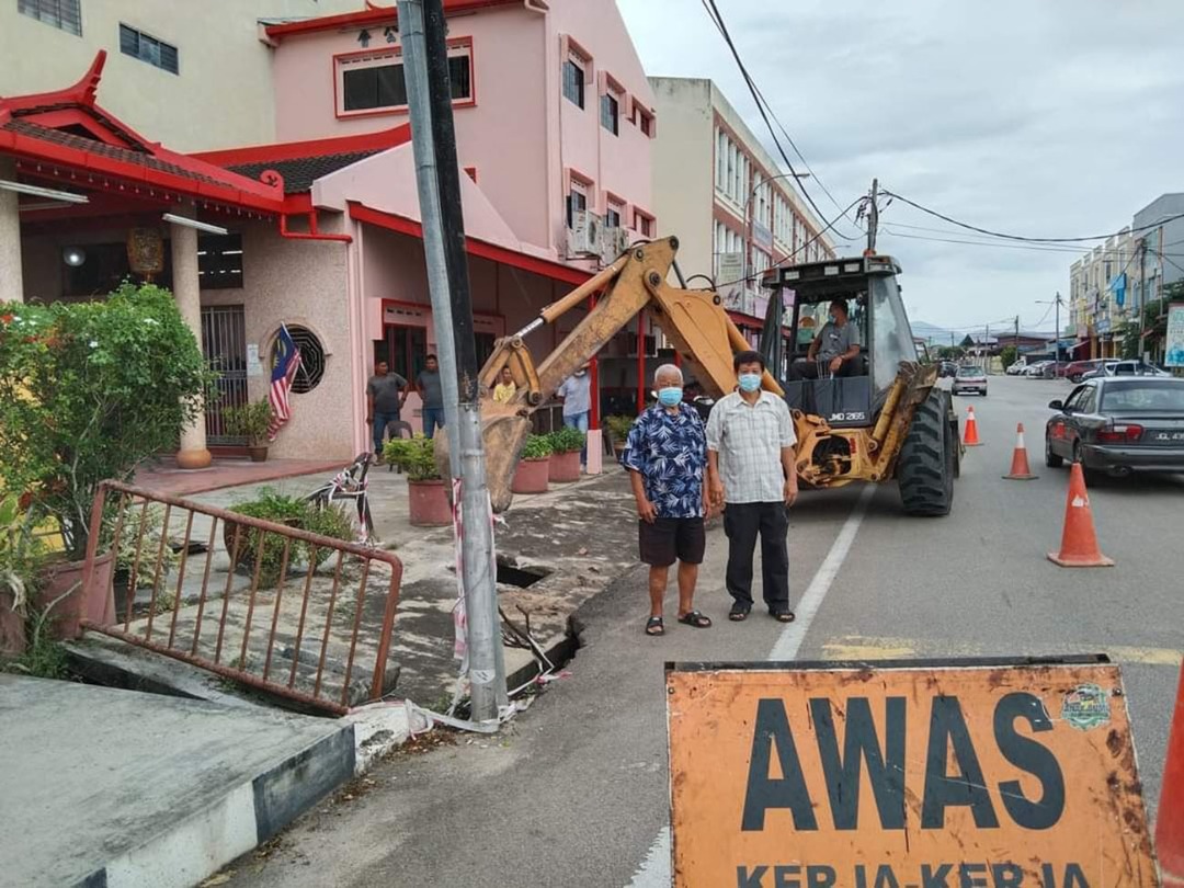 柔：新闻：沟渠坍塌逾8个月，终于获得维修