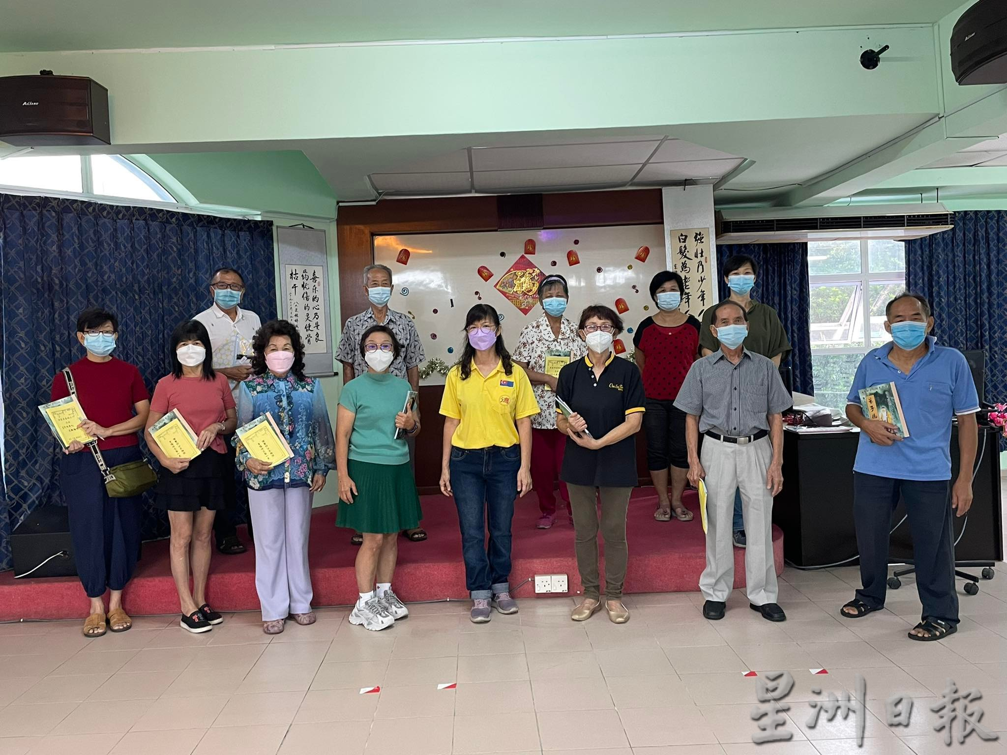 柔：新闻：活到老学到老，亲善俱乐部推弟子规读书会鼓励参与