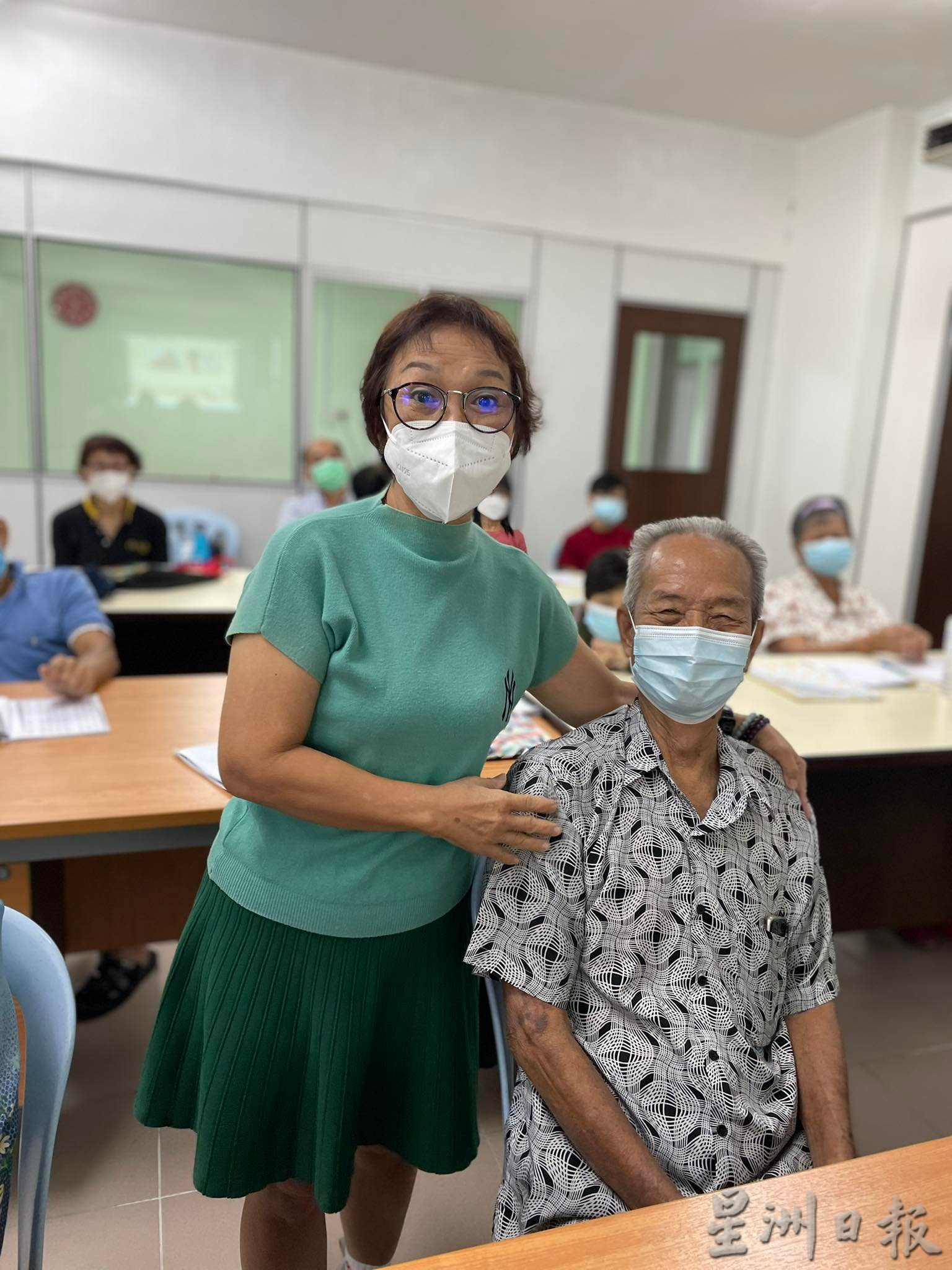 柔：新闻：活到老学到老，亲善俱乐部推弟子规读书会鼓励参与