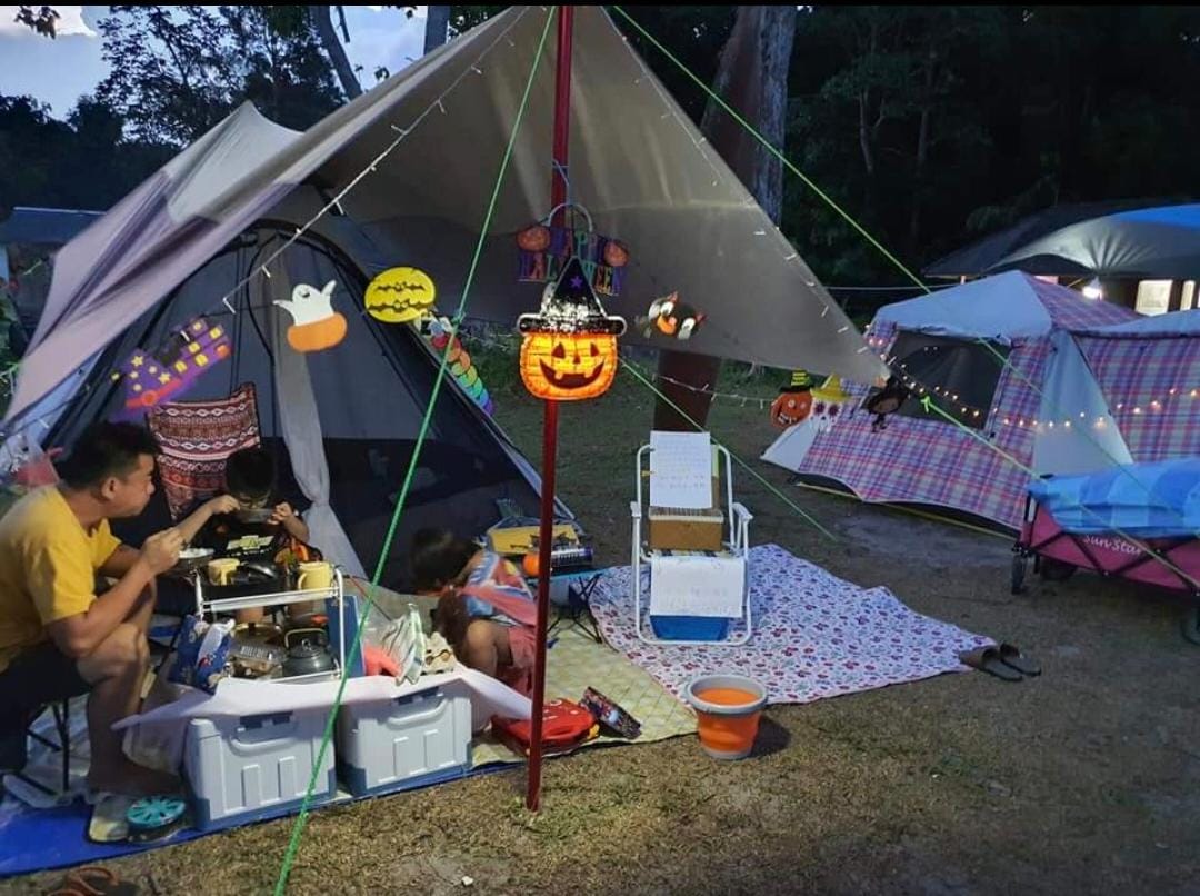 柔:时尚记事簿:(12月25日见报)融入大自然探索,亲子露营增进亲子关系