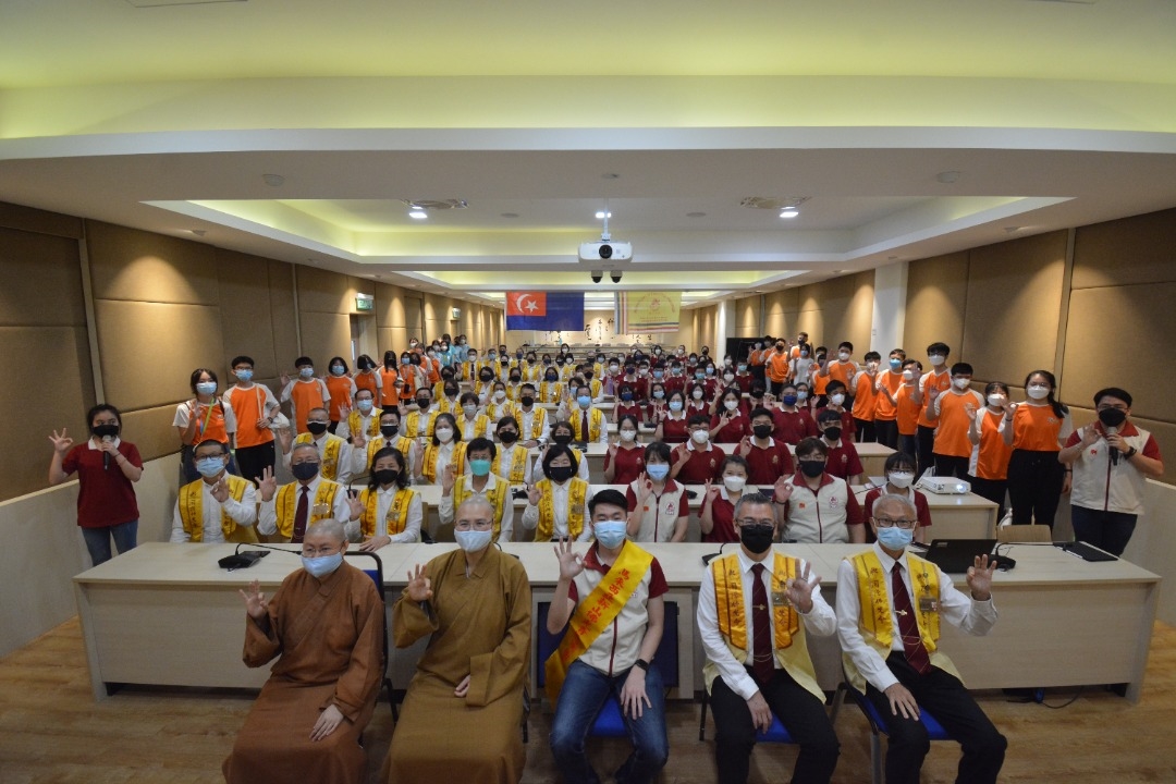 柔:社团版显刊:120人新马寺见证 信仰传承佛光第二代