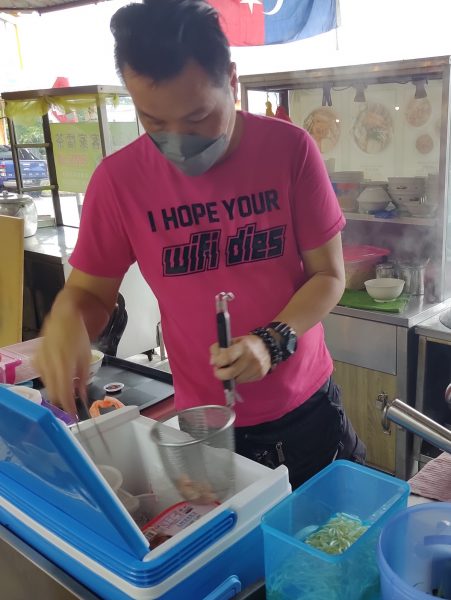柔:食客指路(12月7日见报):汤头鲜甜浓郁,虾面满足味蕾令人钟情