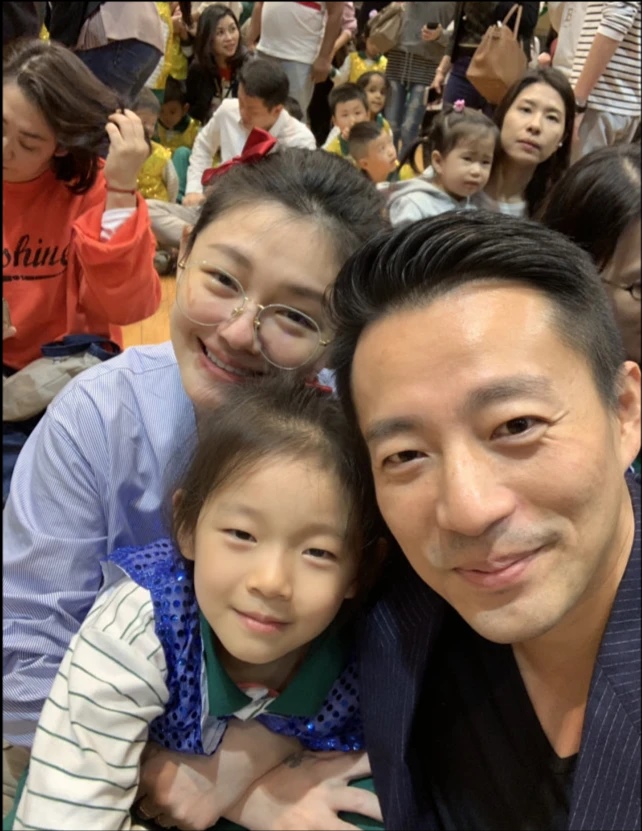 汪小菲思女心切凌晨晒照 呼唤“想你我的宝宝”	