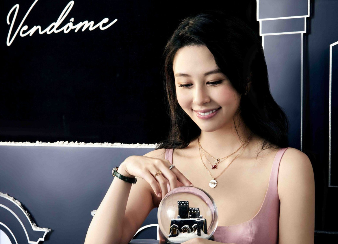 沈月为幕前演出试水温  拍珠宝广告化身优雅公主