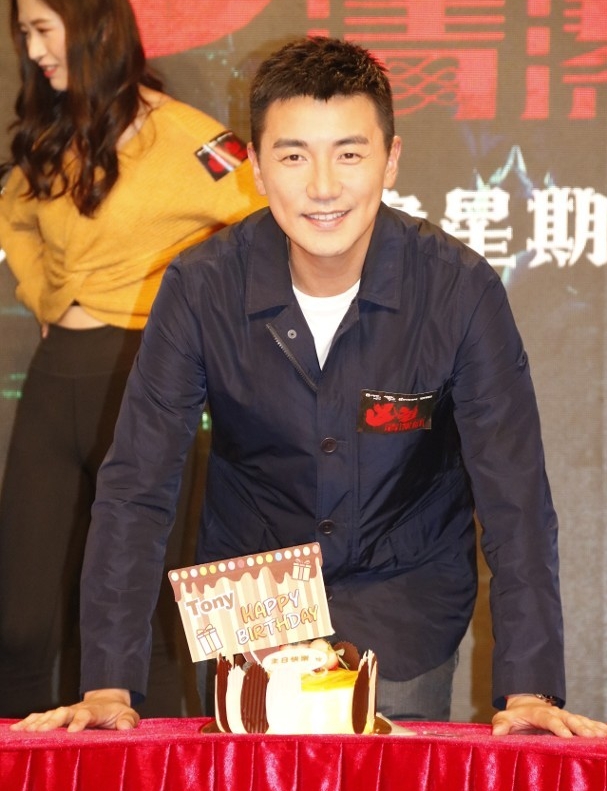 洪永城女儿取名“洪宝宝” 爆与太太南丫岛庆生遇惊险事	