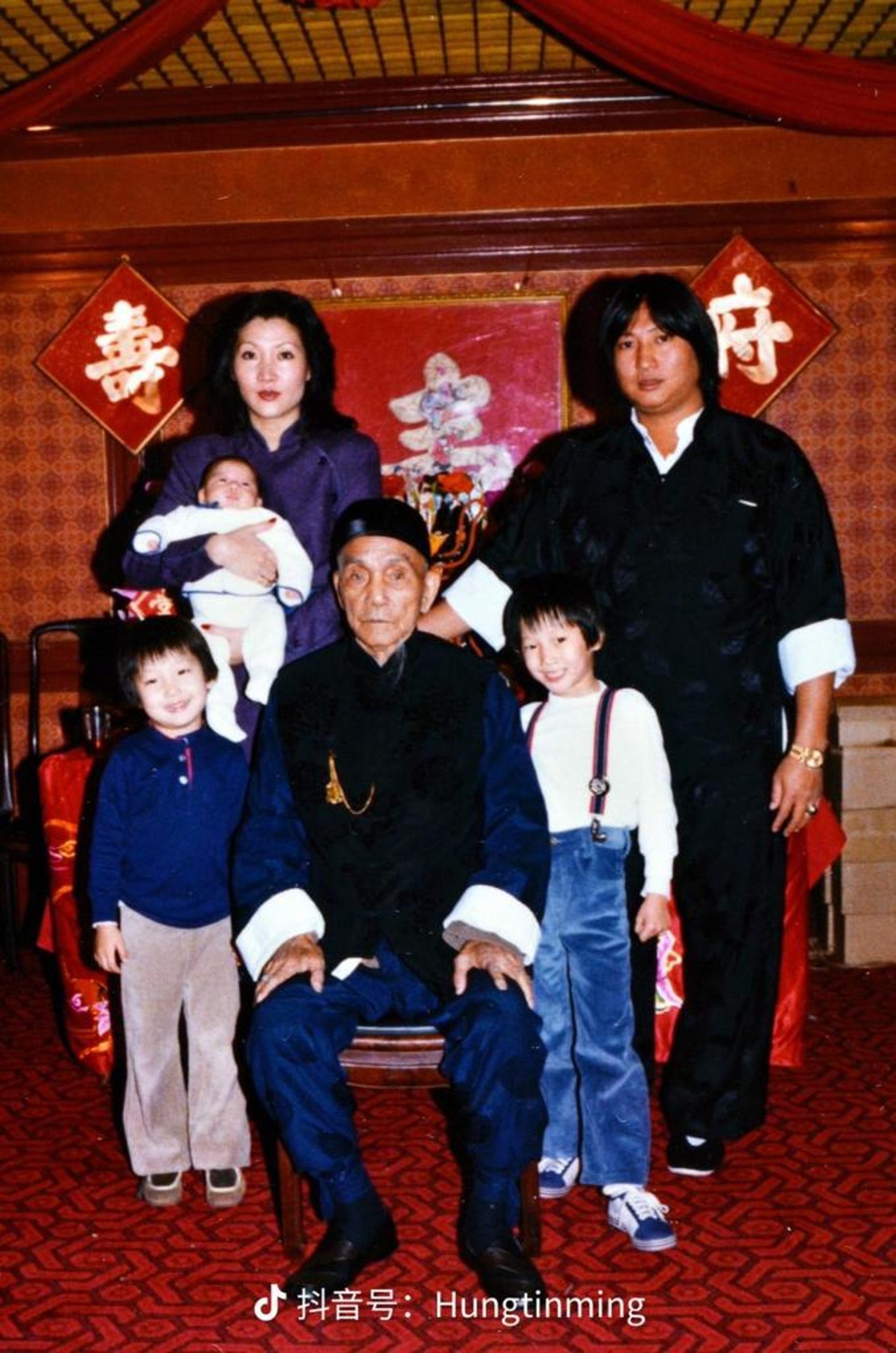 洪金宝韩裔原配曝光 颜值气质不输高丽虹