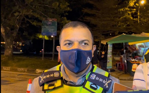 涉助“长虎”逃脱案夫妇被捕 2警员停职调查