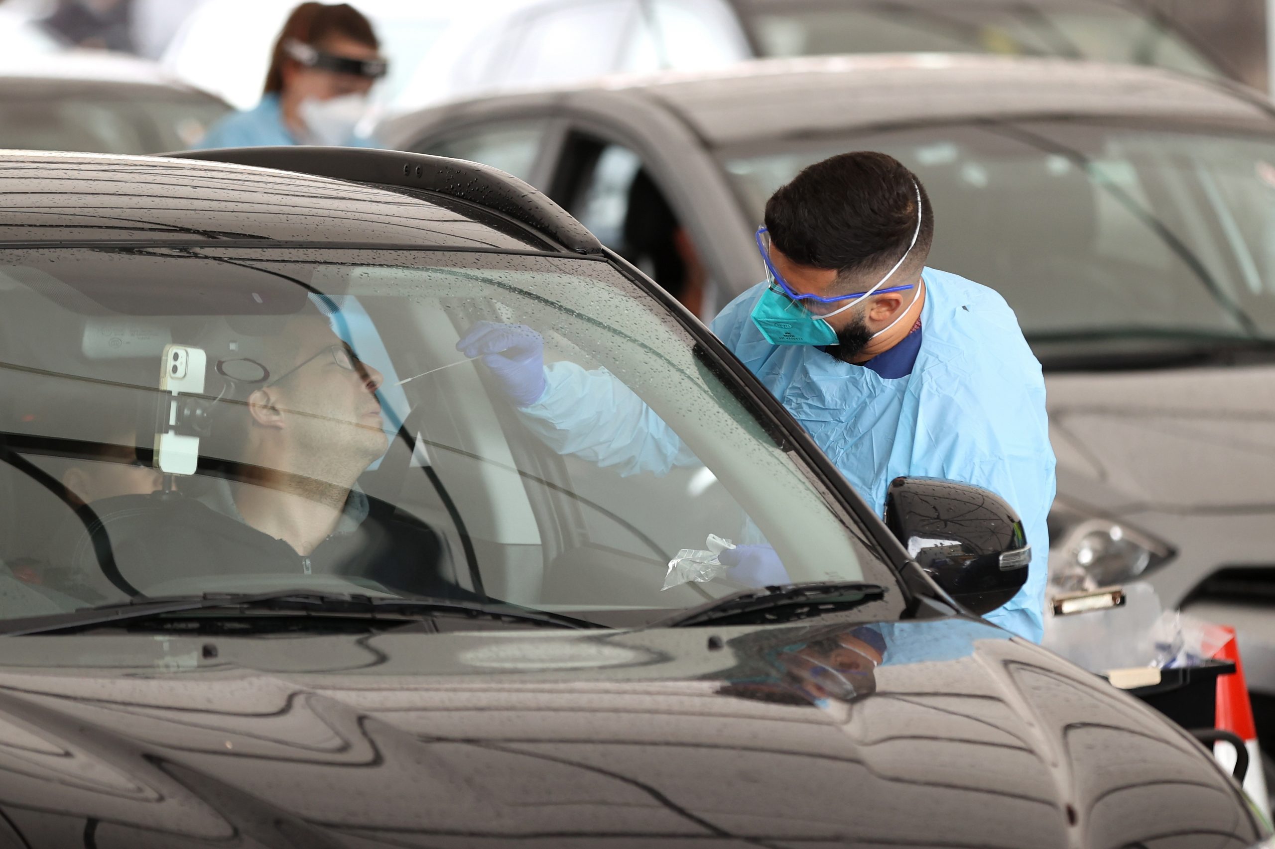 澳洲单日确诊再创新高 Omicron扰乱经济重新开放