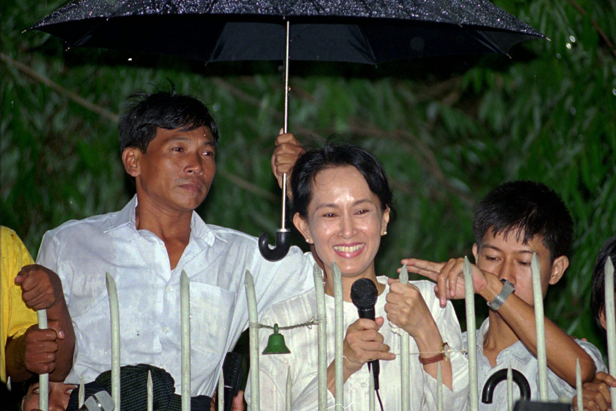 煽动叛乱等两罪罪成 舒吉、温敏被判处4年监禁