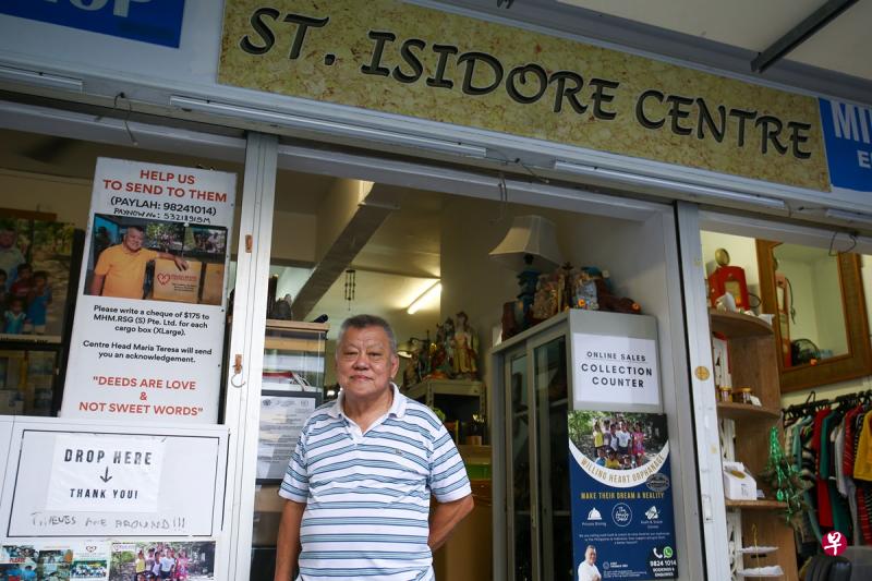 狮城八旬翁疫情间卖娘惹餐 筹款汇印菲救济上百孤儿