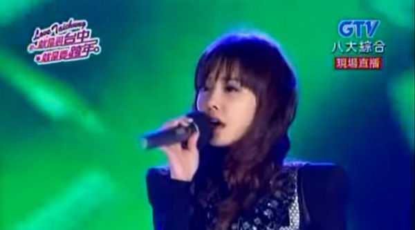 王力宏“向钱看”黑历史被挖出 蔡依林12年前曾义气救火