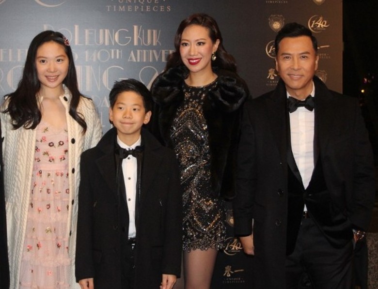 甄子丹连拍两片没见妻儿半年  返家发现儿子已变声