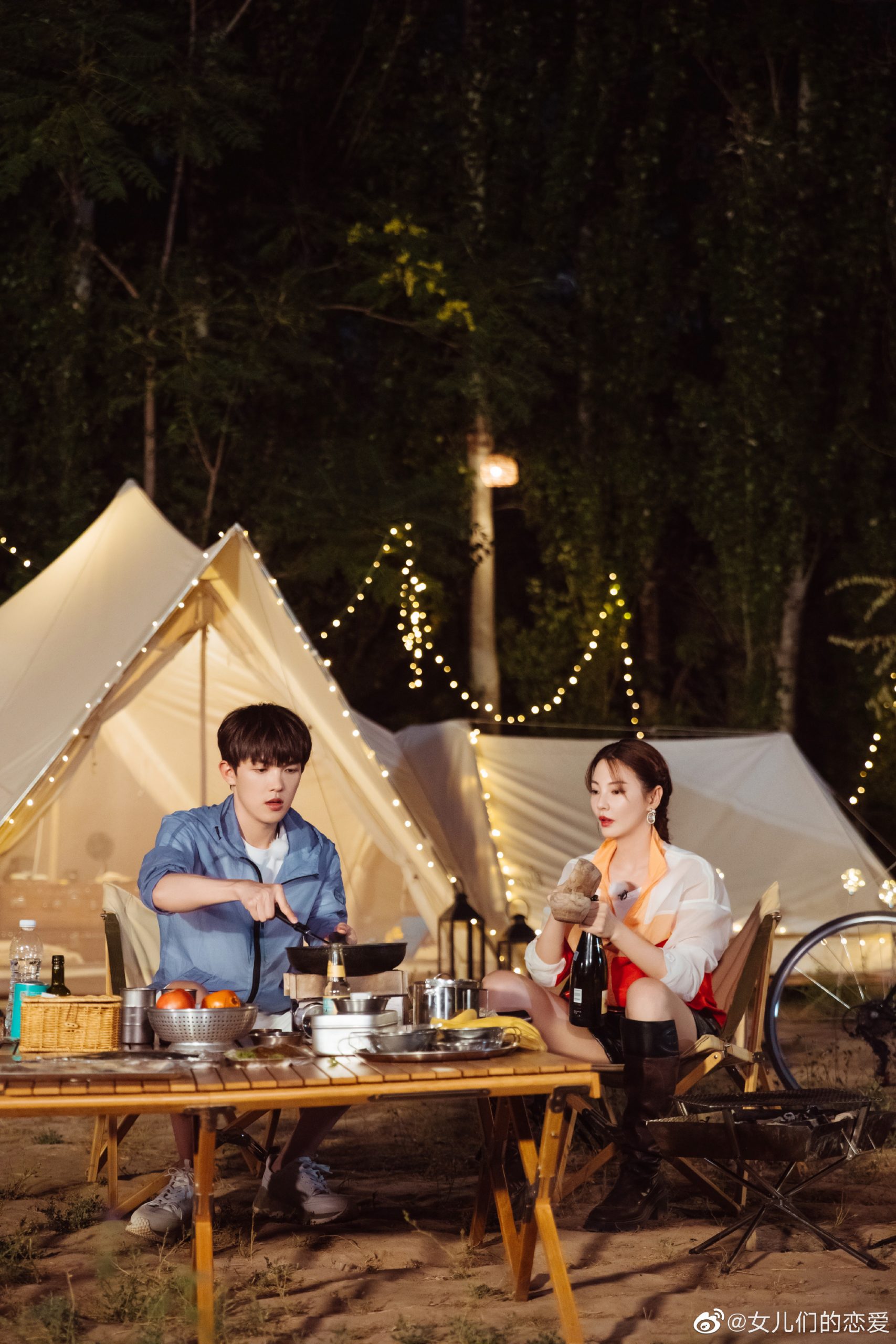 男友换人了?张雨绮街头搂抱小鲜肉被跟拍