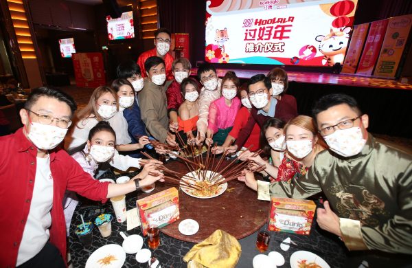 疫情下重站上舞台唱贺岁歌 988 DJ喊感动