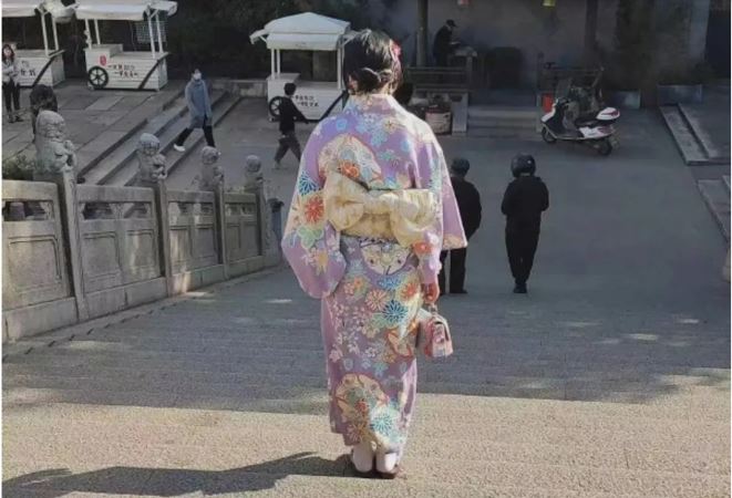 看世界 浙江女子国家公祭日穿和服外出被举报