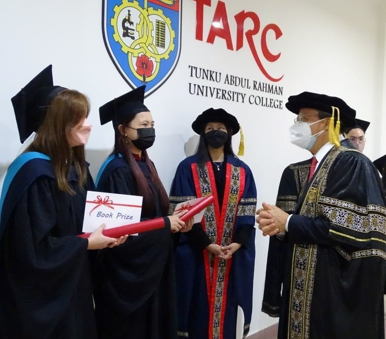 社区学校/拉大金宝分校举办实体毕业礼 2天共1058毕业生参与