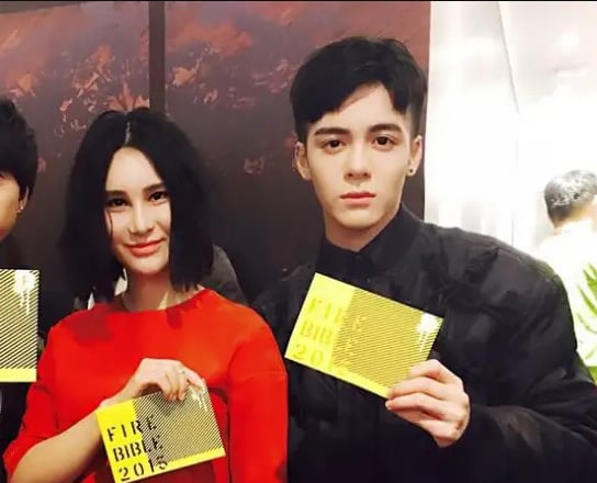 突与尚雯婕齐登热搜 曾舜晞被黑当男小三?