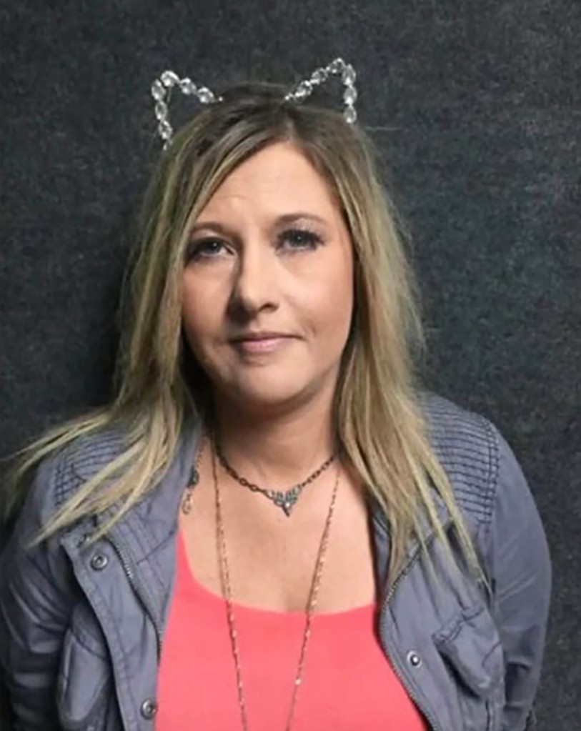 美国40多岁妇人冒用女儿身份读大学 警方:男友竟以为她22岁