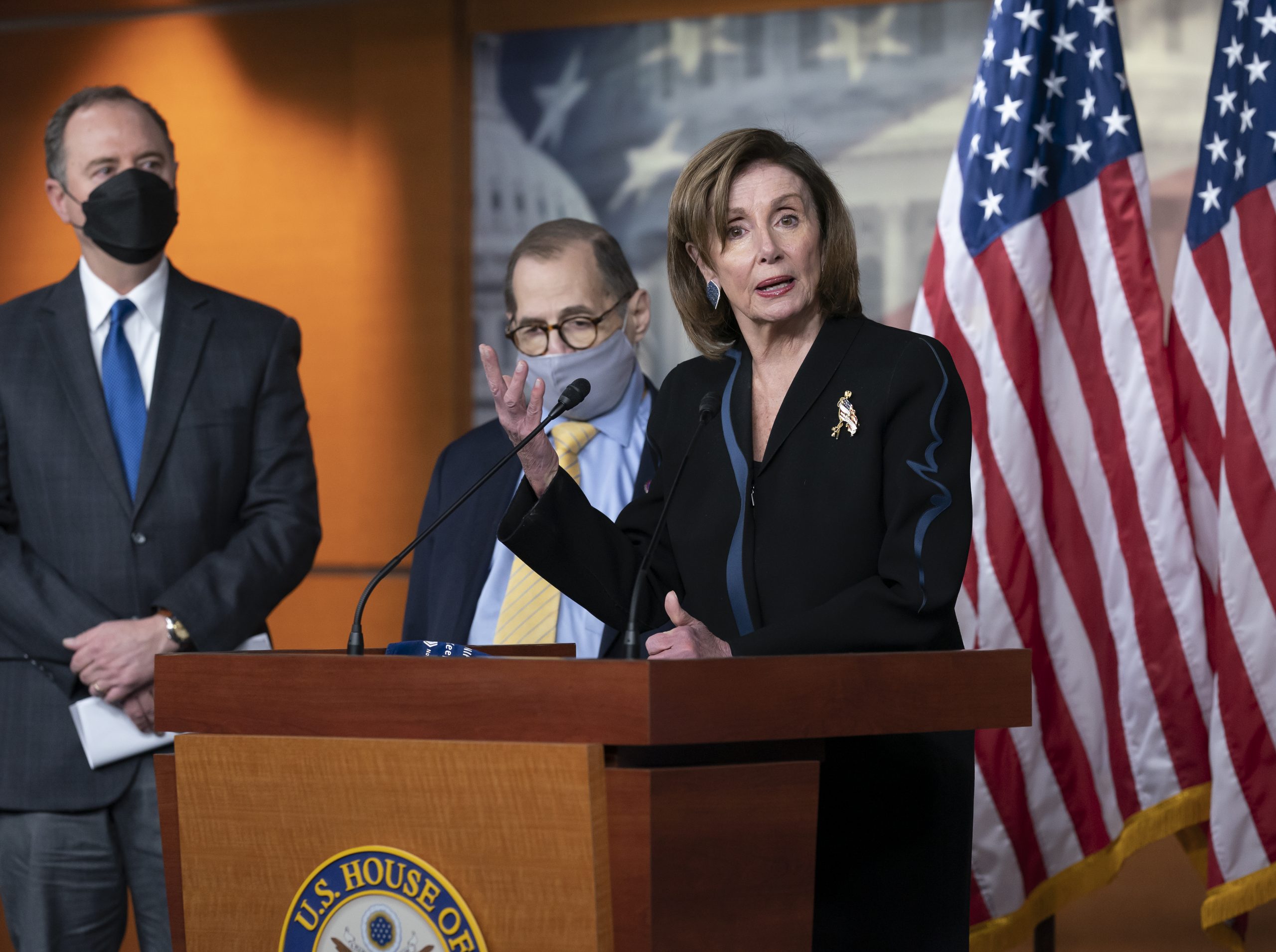 美国众议院表决通过限制总统权力法案  