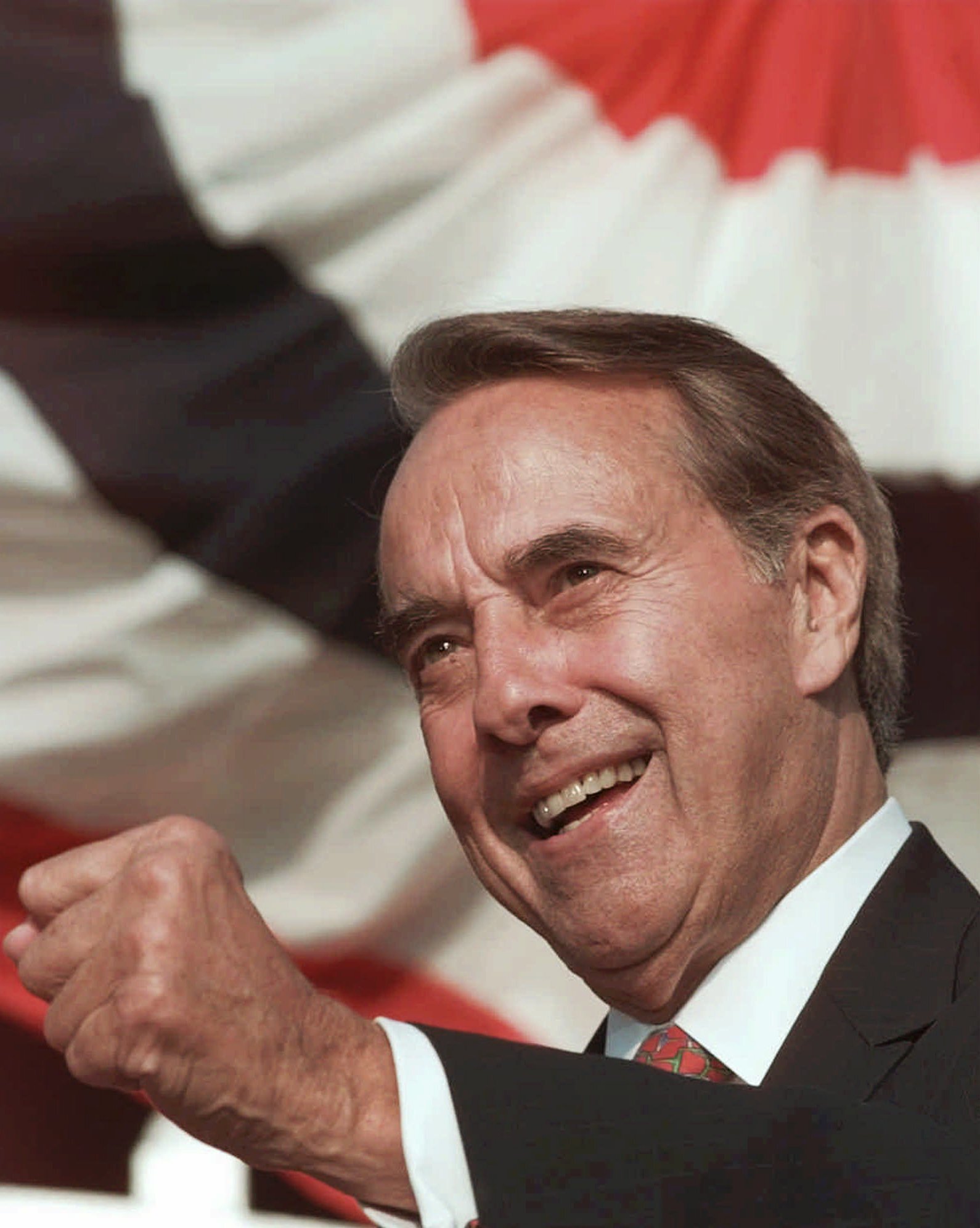 美国前资深共和党参议员多尔去世 曾三次参选总统