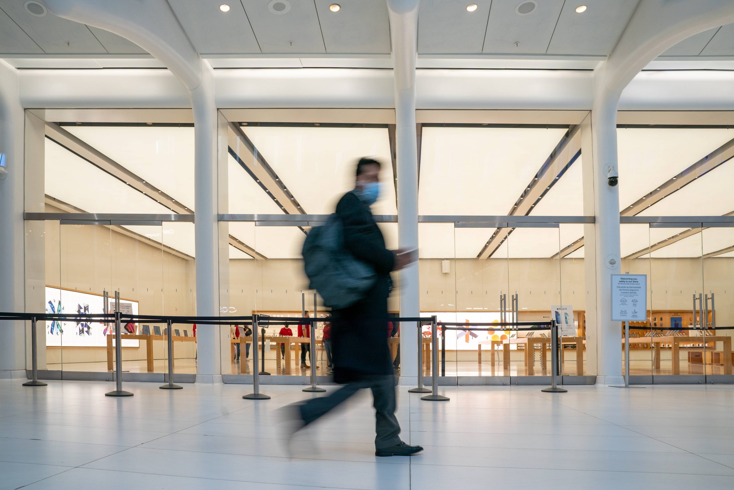 美国新病例首破50万大关 苹果关闭纽约市所有实体店