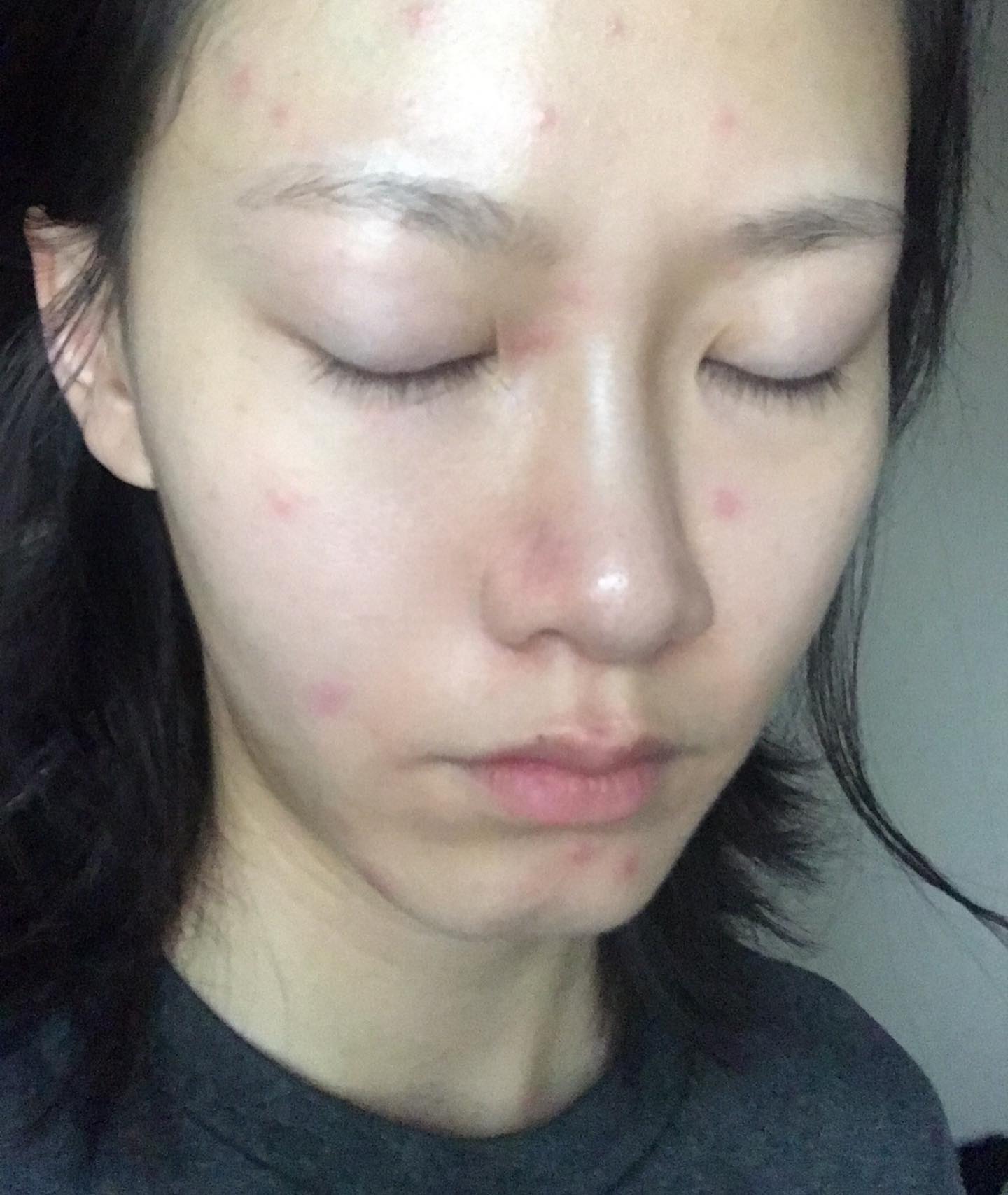 艺人迎2022|戴佩妮收好吉他就绪迎新 Ella年度另类床照吸睛　