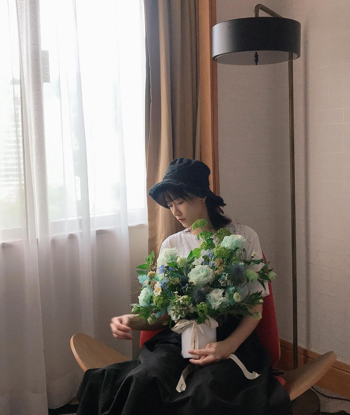 艺人迎2022|戴佩妮收好吉他就绪迎新 Ella年度另类床照吸睛　